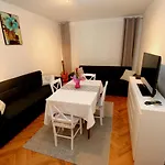 Apartment Mira Lapad
