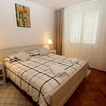Apartment Mira Lapad